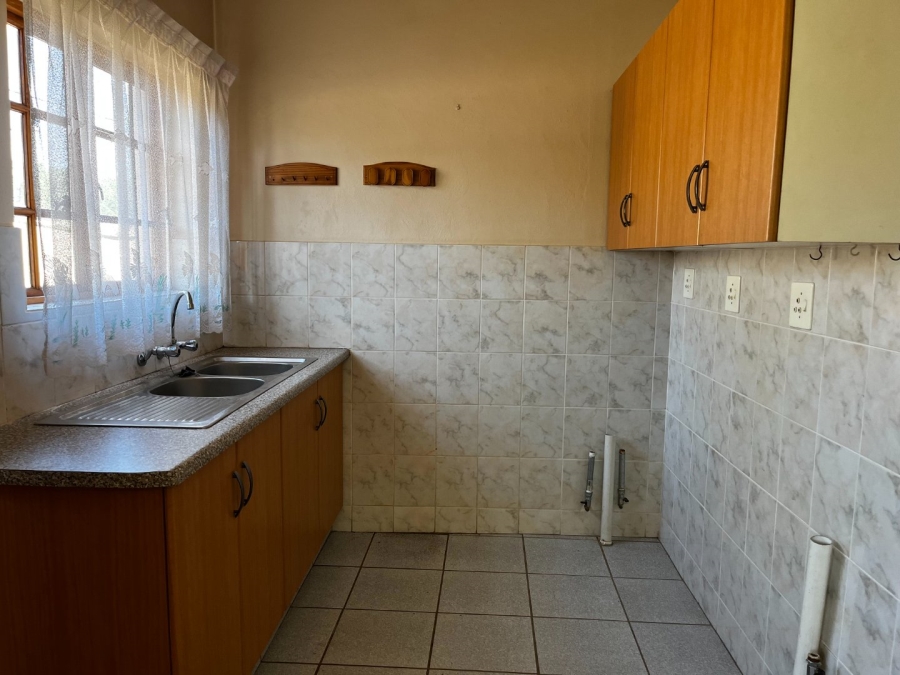 To Let 2 Bedroom Property for Rent in Melodie North West